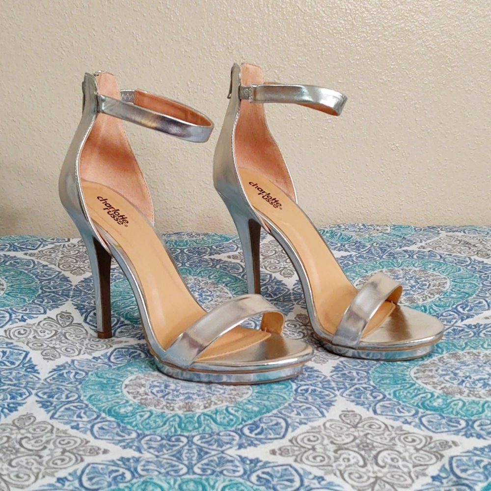 🤍LIKE NEW🤍 SEXY Silver Patent, Open-Toe, Ankle Strap Heels